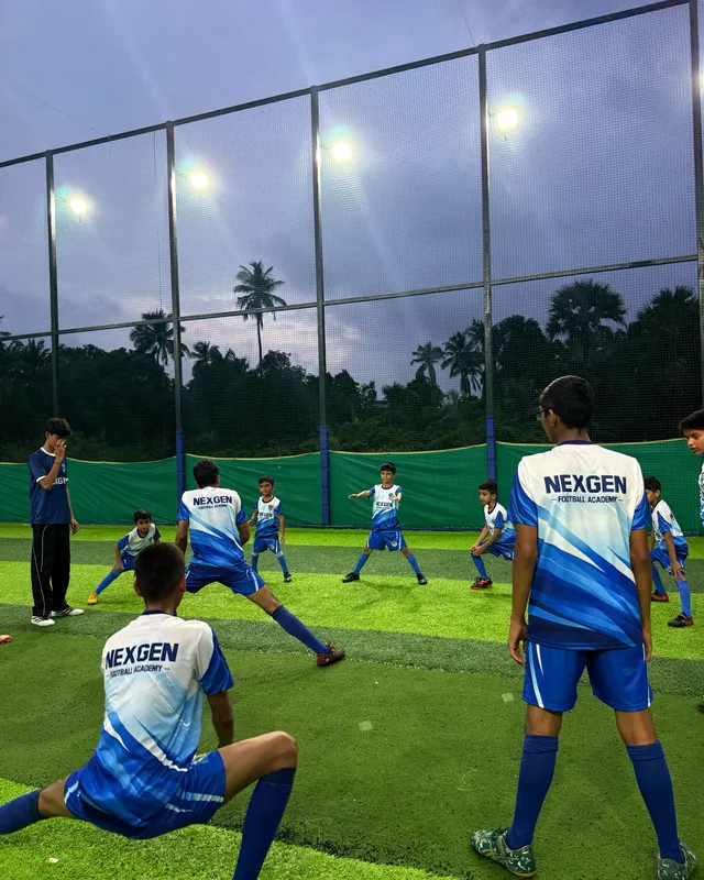 NexGen players warming up together before training